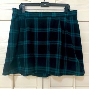 Black & Hunter Green Plaid Elastic Waist Skirt